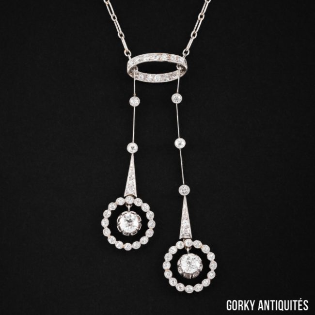 Collier Sautoir Ancien Des Années 1920/30 En Argent Avec Boule Dorée - 134cm